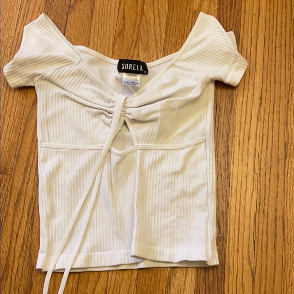 White t-shirt